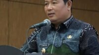 Penjabat Bupati Minahasa, Dr Jemmy Stany Kumendong M,Si saat memberikan arahan (ist)