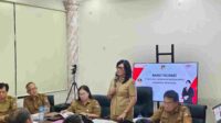 Sekretaris Daerah Kabupaten Minahasa Dr. Lynda D. Watania saat pimpin Rapat PPID Kabupaten Minahasa (ist)