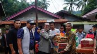 Tinjau-Korban-Musibah-Air-Bandang-Bupati-Eka-Putra-Serahkan-Bantuan_260224061217