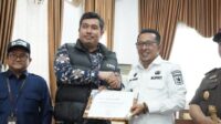 BPKH-RI-Salurkan-Bantuan-Senilai-Rp380-Juta-lebih-Untuk-Korban-Bencana-Di-Tanah-Datar_220524065958