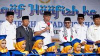 Bupati-Eka-Putra-Bersama-Gubernur-Hadiri-Waqaf-Tahfizh-Qur039an-di-SD-N-23-Cubadak_080524013221