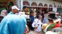 Pastikan-Kondisi-Masyarakat-Terdampak-Bupati-Eka-Putra-Kunjungi-Langsung-Beberapa-Titik-Bencana-di_170524033028