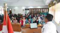 Bupati-Eka-Putra--Sukses-Pilkada-Tanggungjawab-Kita-Semua-Termasuk-Generasi-Muda_300524084354 Foto : Bupati Tanah Datar Eka Putra, SE. MM. menjadi keynote speech pada seminar Pemilihan Kepala Daerah (Pilkada) yang di gagas Dewan Pimpinan Cabang (DPC) Gerakan Mahasiswa Nasional Indonesia (GMNI) Tanah Datar, di aula Kantor Bupati setempat, Rabu (29/5/2024)/Dok. Prokopim Tanah Datar