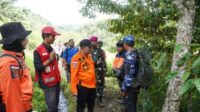 Bupati-Eka-Putra-Turun-Langsung-Ke-Titik-Target-Pembersihan_020624093317
