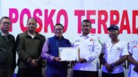 IKM-Kabupaten-Madina-Serahkan-Bantuan-Rp-205-juta-Untuk-Korban-Bencana-Di-Tanah-Datar_080624094059