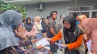 Rombongan-DWP-Kunjungi-Lokasi-Pasca-Galodo-dan-Serahkan-Bantuan-Ajak-Masyarakat-Mengambil-Hikmah_020624093921