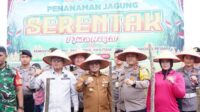 Dukung-Program-Swasembada-Pangan-Pemda-Bersama-Polres-Tanah-Datar-Tanam-Jagung_220125074519
