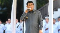 Gubernur Sulawesi Utara, Mayjen TNI (Purn) Yulius Selvanus saat memberikan arahan pada saat apel(ist)