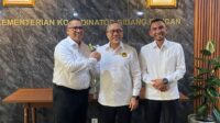 Foto : Wali Kota Padang Panjang, Hendri Arnis, melakukan serangkaian kunjungan kerja ke Jakarta yang mencakup tiga agenda utama: penguatan sektor digital bersama PT PINS Indonesia, percepatan program pangan melalui koordinasi dengan Kemenko Pangan RI, dan optimalisasi tata kelola pengadaan di LKPP, Kamis (26/6)/Dok. Kominfo Padang Panjang