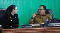 Bupati Minahasa Robby Dondokambey, SSi, MAP, bersama Wakil Bupati Minahasa Vanda Sarundajang, SS, mengikuti Rapat Koordinasi Pengendalian Inflasi (ist)