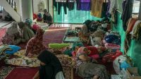 antarafoto-pengungsi-korban-bencana-di-tanah-datar-1764634494