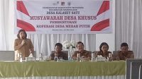 Suasana Musyawarah Desa Khusus (Musdesus) dalam rangka pembentukan Koperasi Desa Merah Putih Desa Kalasey Satu (ist)