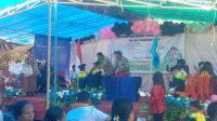 Camat Kao, Dedi H. Mayoru, S.Pd., M.Pd. bersama Kabid PNF, Mariani Patiwel (fic/lacakpos.co.id)