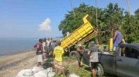 Masyarakat Kecamatan Malifut buat jalan (Fic/lacakpos.co.id)